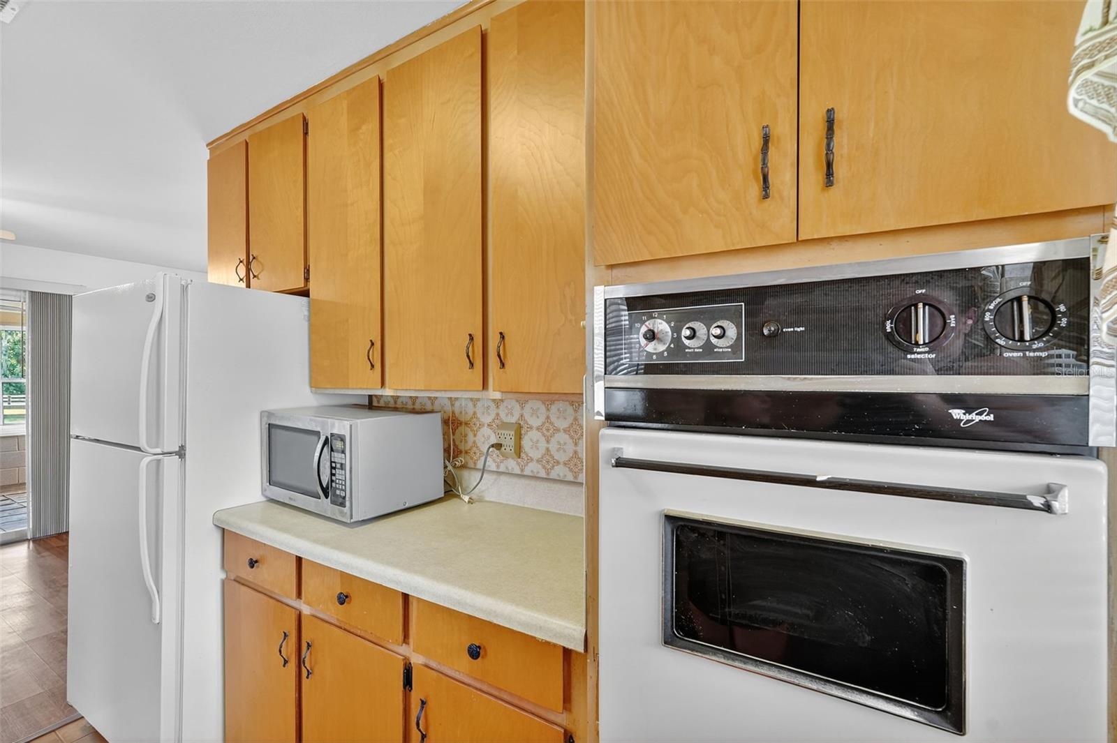 Listing photo id 11 for 814 Bel Air Drive