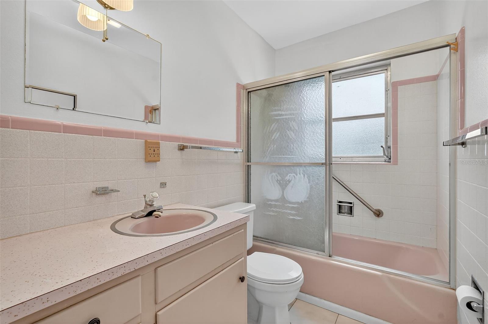 Listing photo id 15 for 814 Bel Air Drive