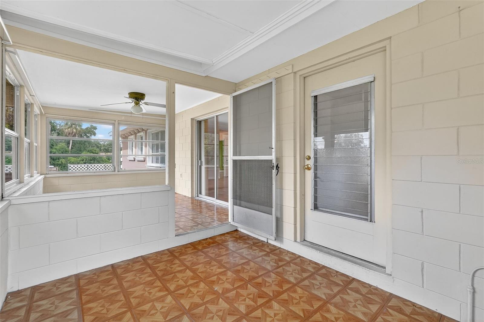 Listing photo id 30 for 814 Bel Air Drive