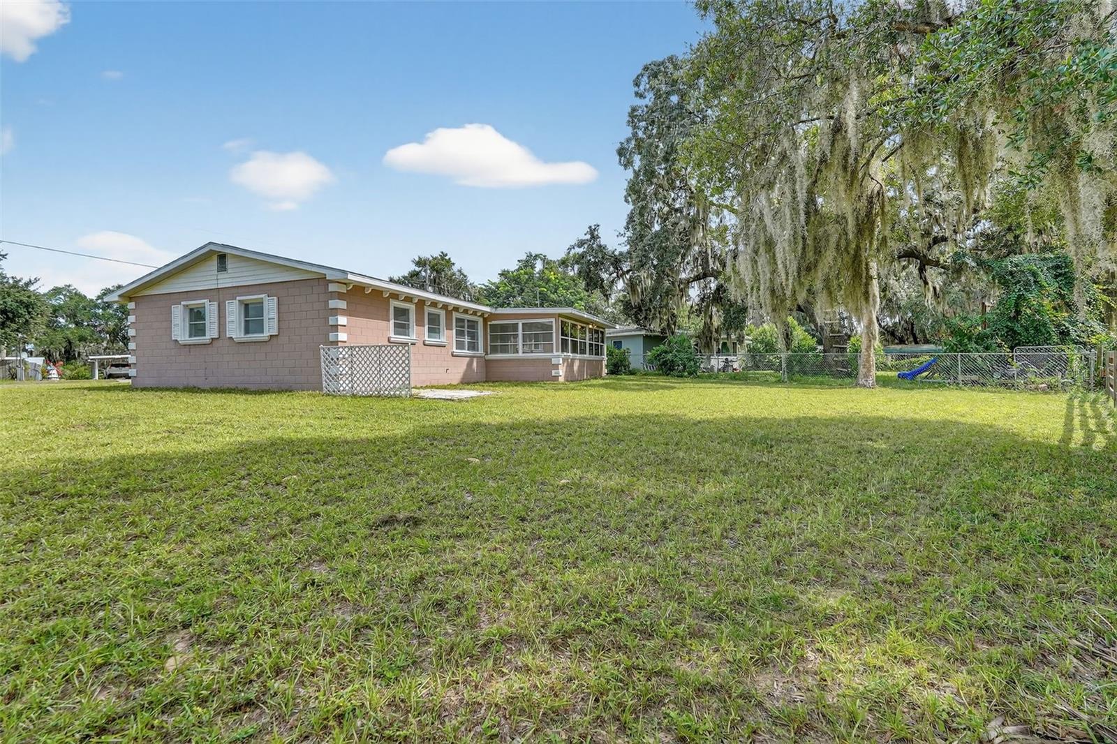 Listing photo id 34 for 814 Bel Air Drive