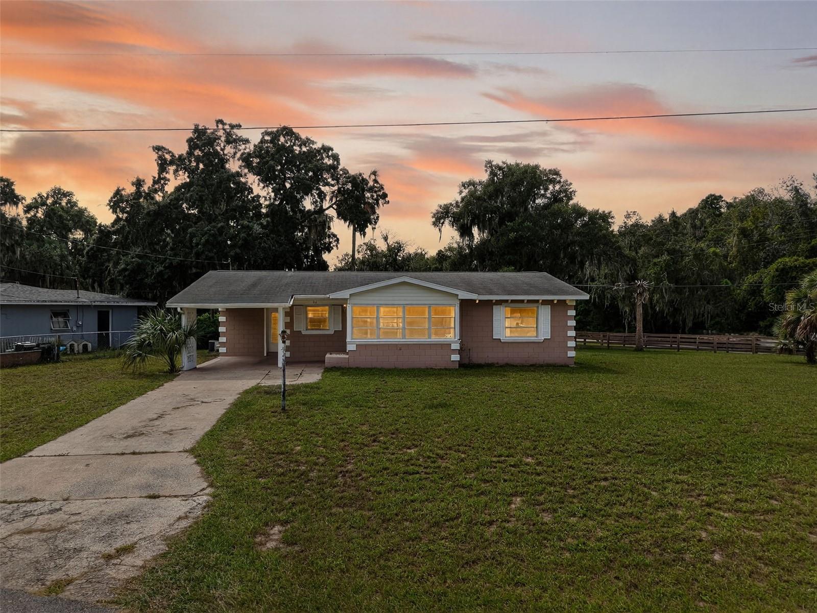 Listing photo id 35 for 814 Bel Air Drive
