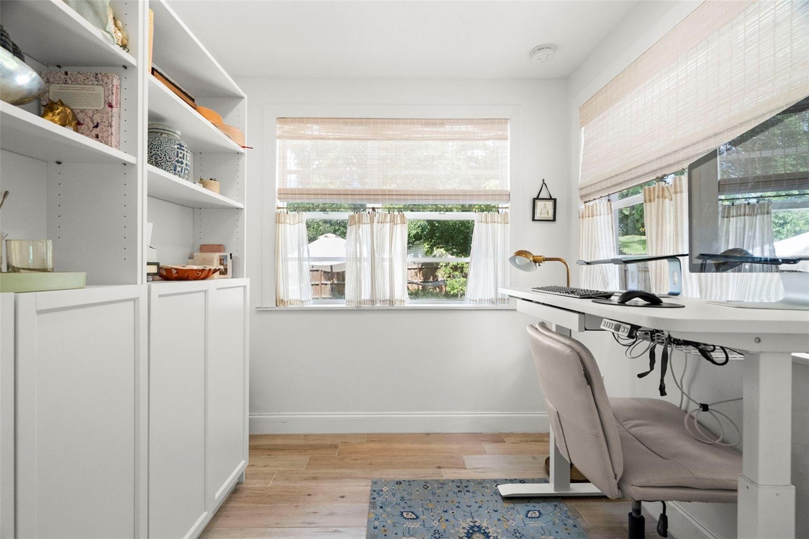Listing photo id 17 for 205 Alva Street
