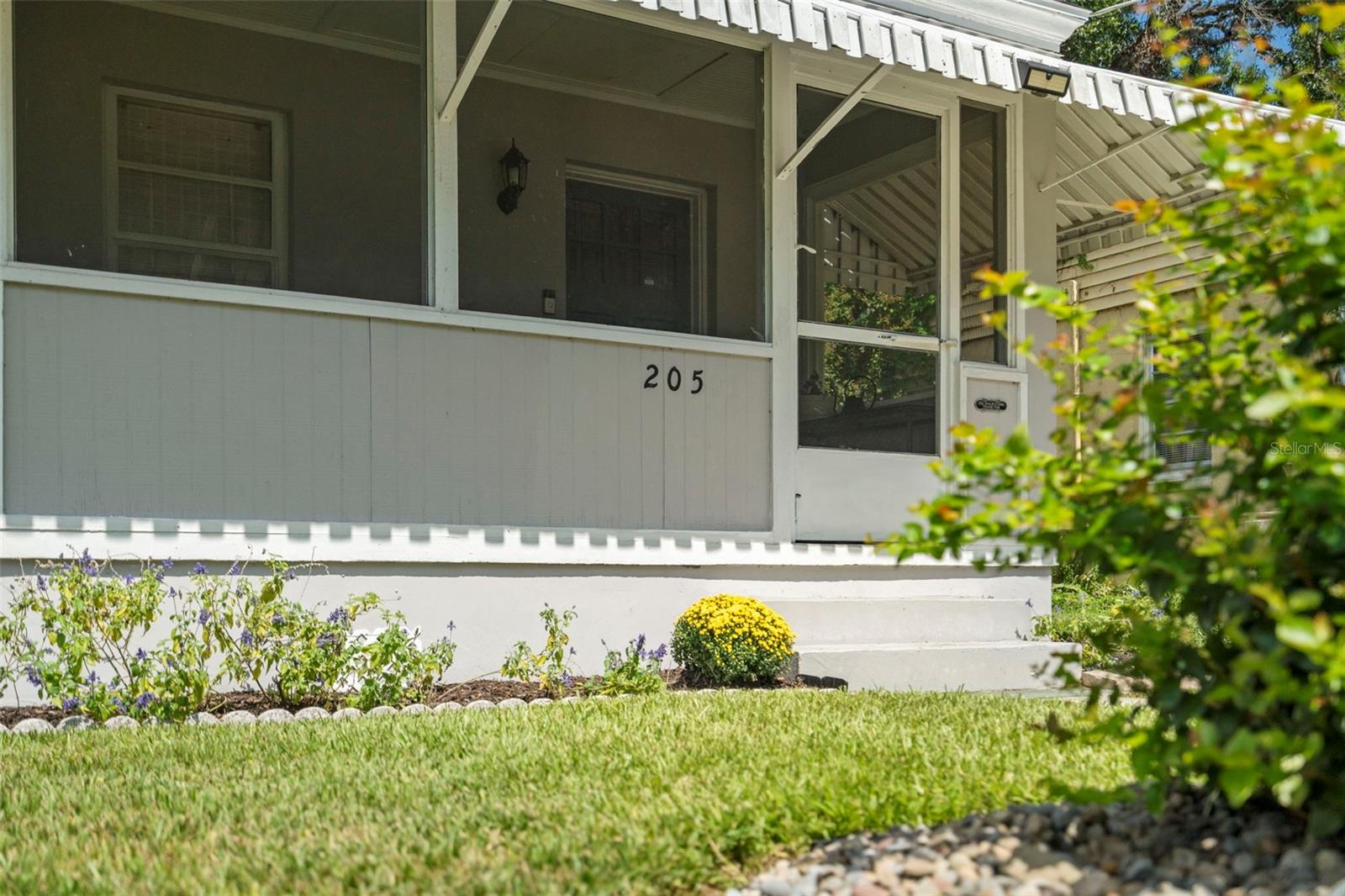 Listing photo id 0 for 205 Alva Street