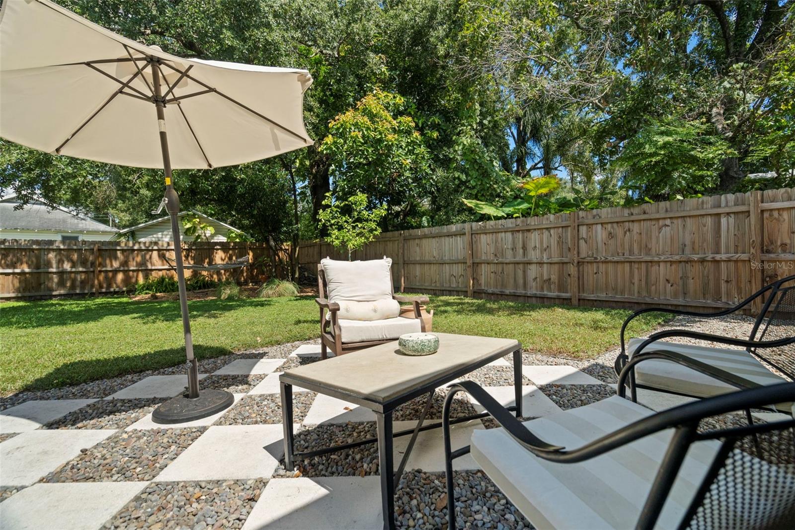 Listing photo id 4 for 205 Alva Street