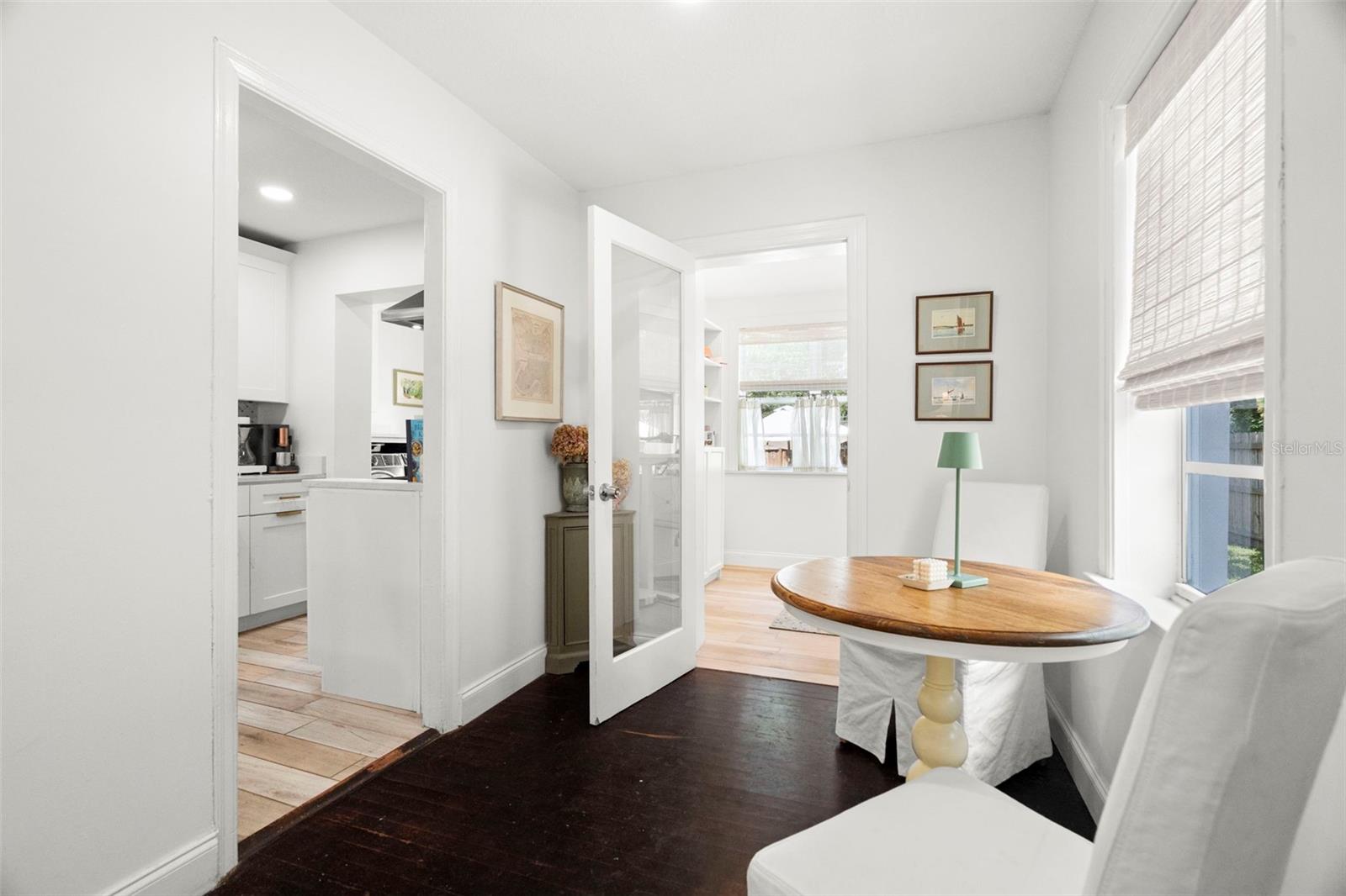 Listing photo id 7 for 205 Alva Street