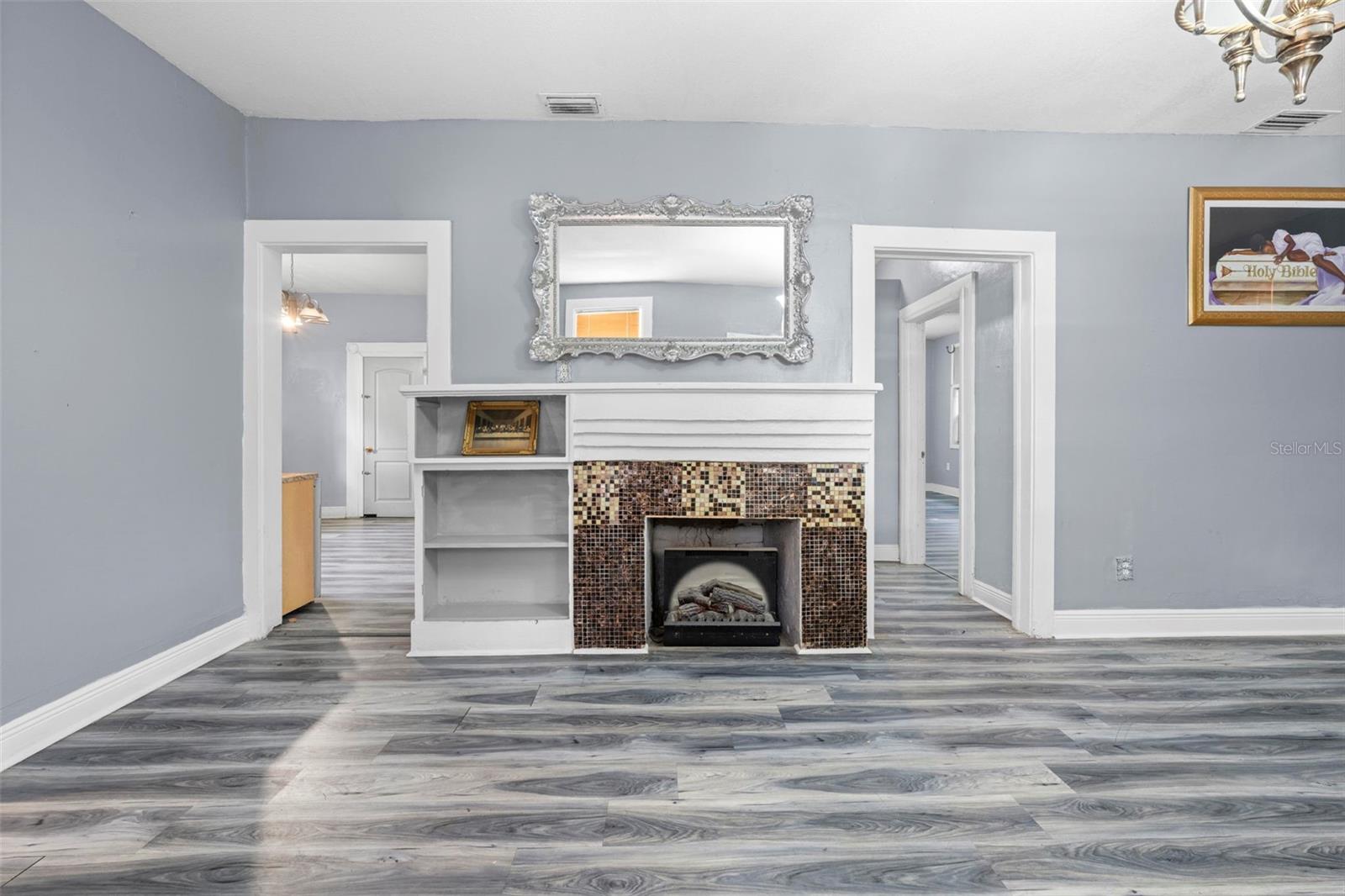 Image 18 of 38 For 109 Floribraska Avenue