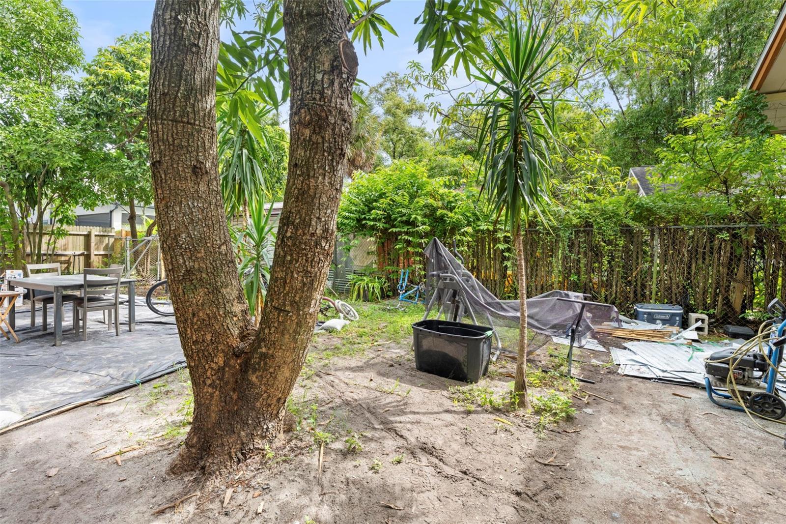 Image 7 of 38 For 109 Floribraska Avenue