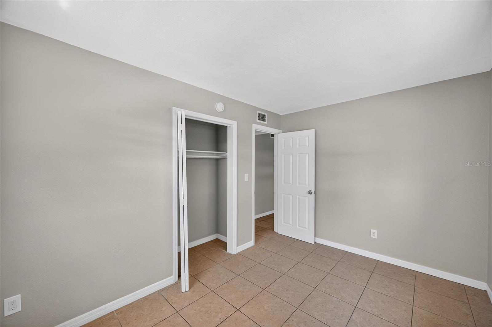 Image 15 of 27 For 1771 Russell Street S 4