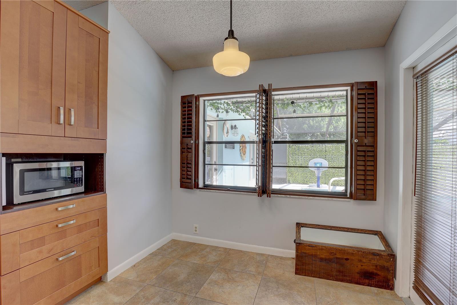 Image 21 of 53 For 8521 Caitlin Court