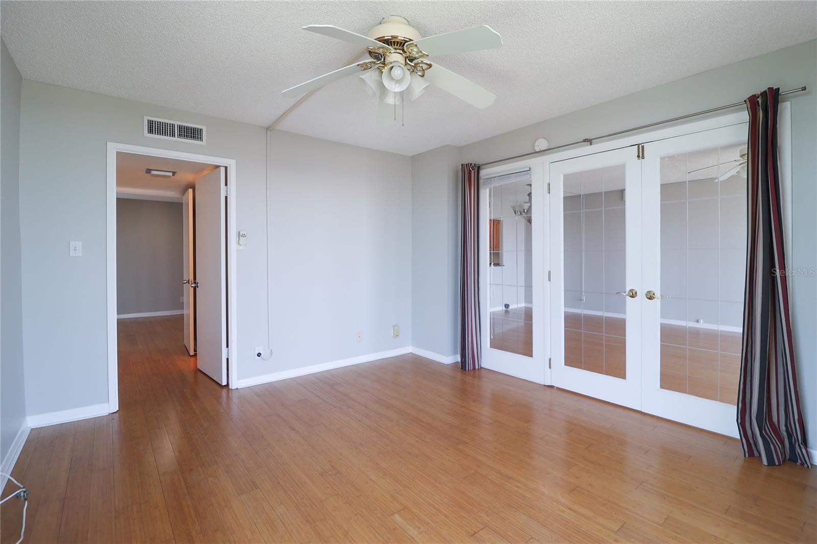 Image 15 of 28 For 7400 Sun Island Drive S 501