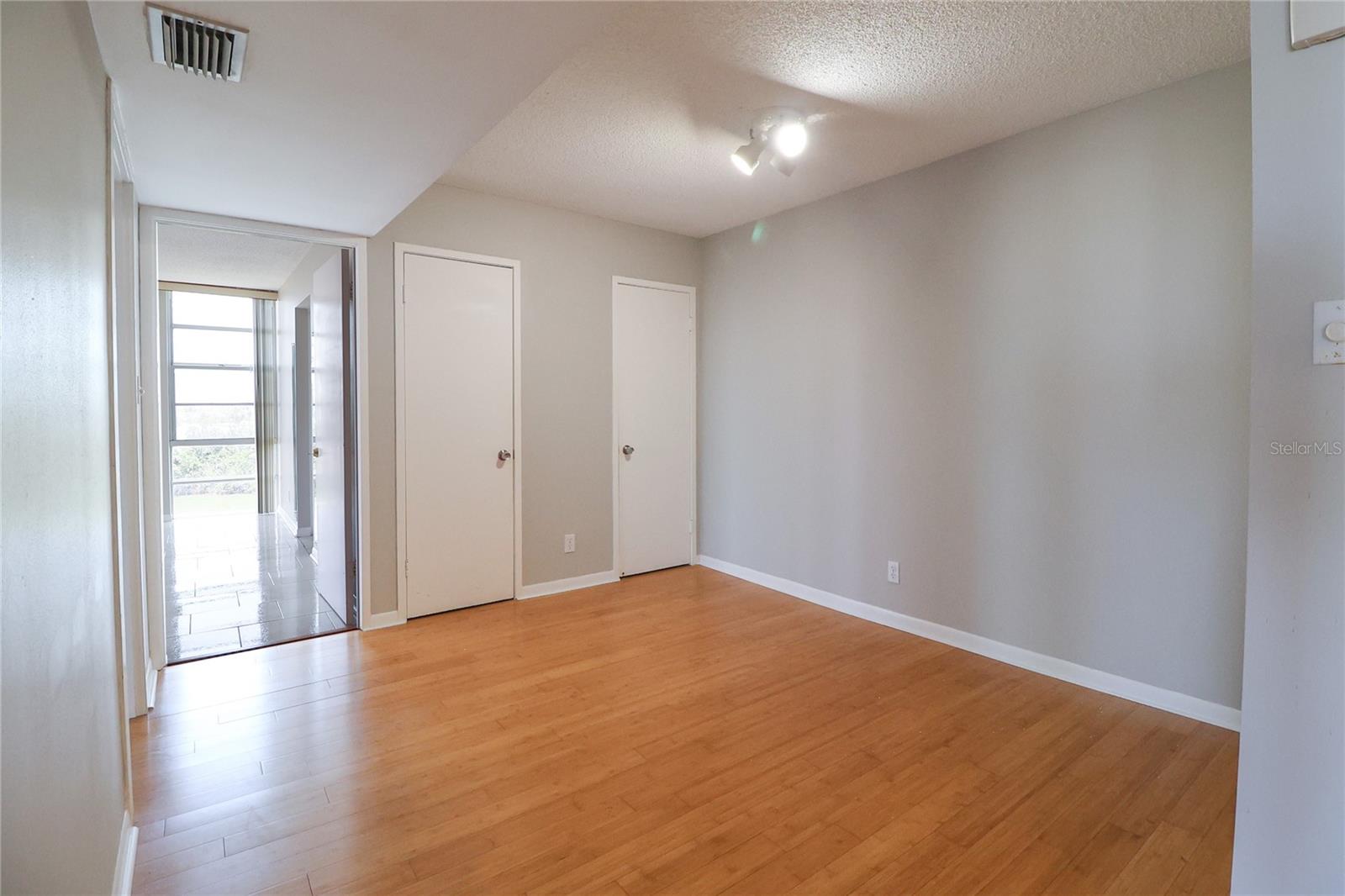 Image 17 of 28 For 7400 Sun Island Drive S 501