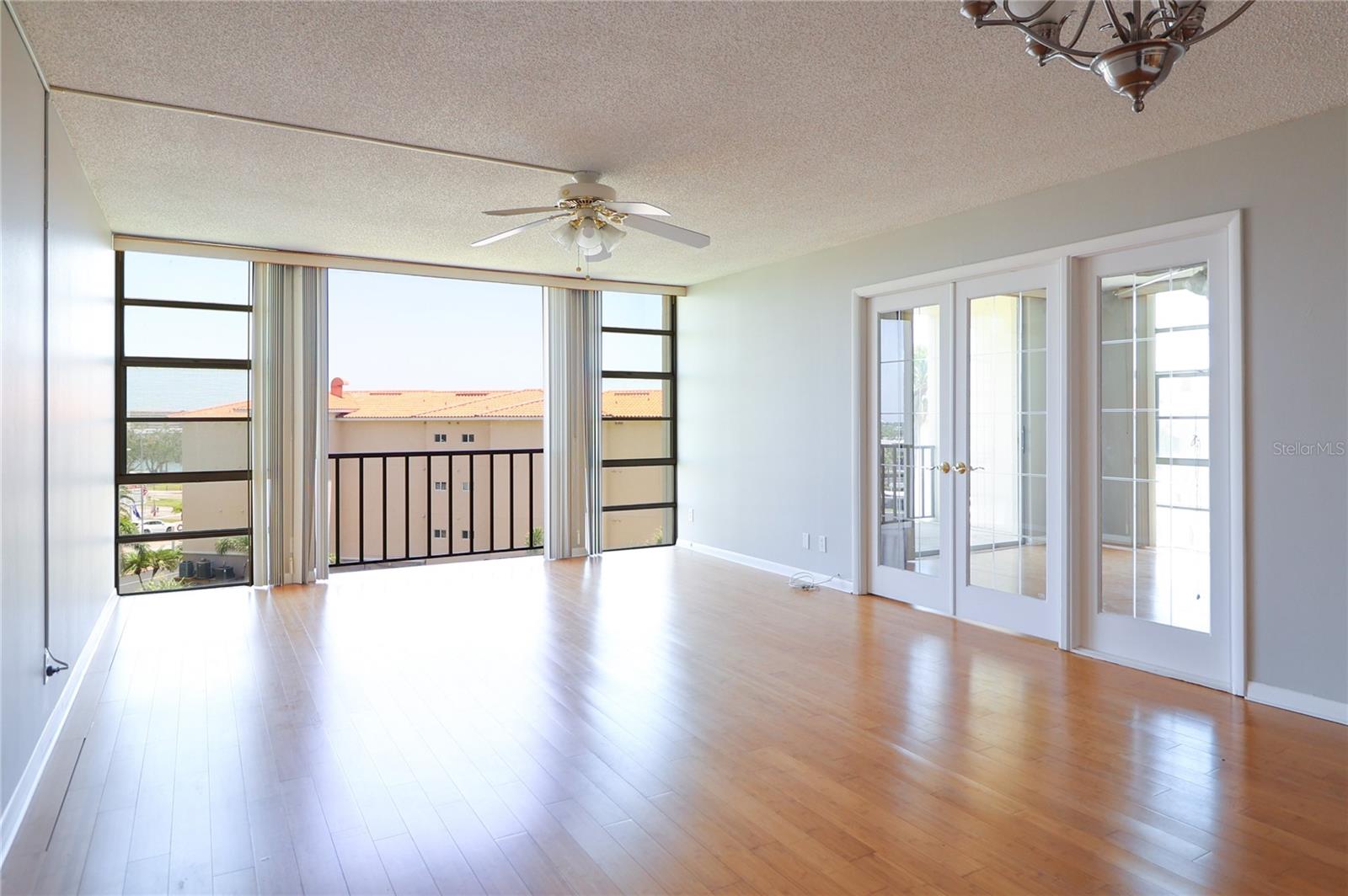 Image 18 of 28 For 7400 Sun Island Drive S 501