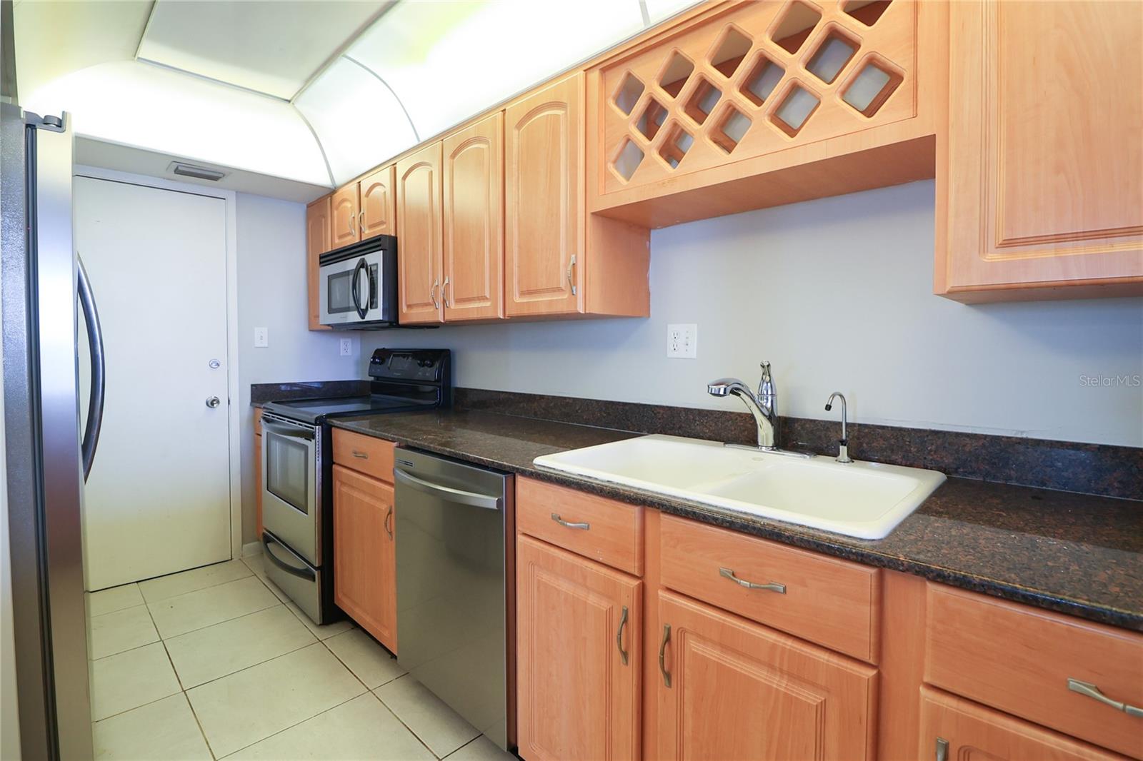 Image 5 of 28 For 7400 Sun Island Drive S 501