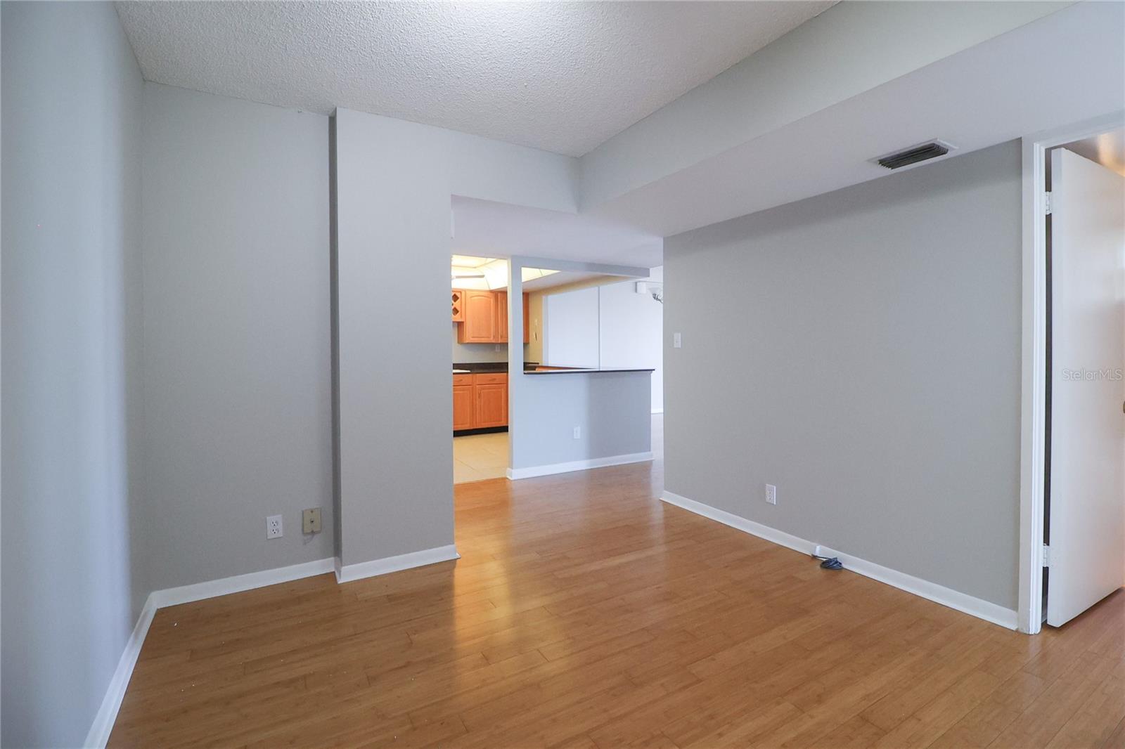 Image 6 of 28 For 7400 Sun Island Drive S 501