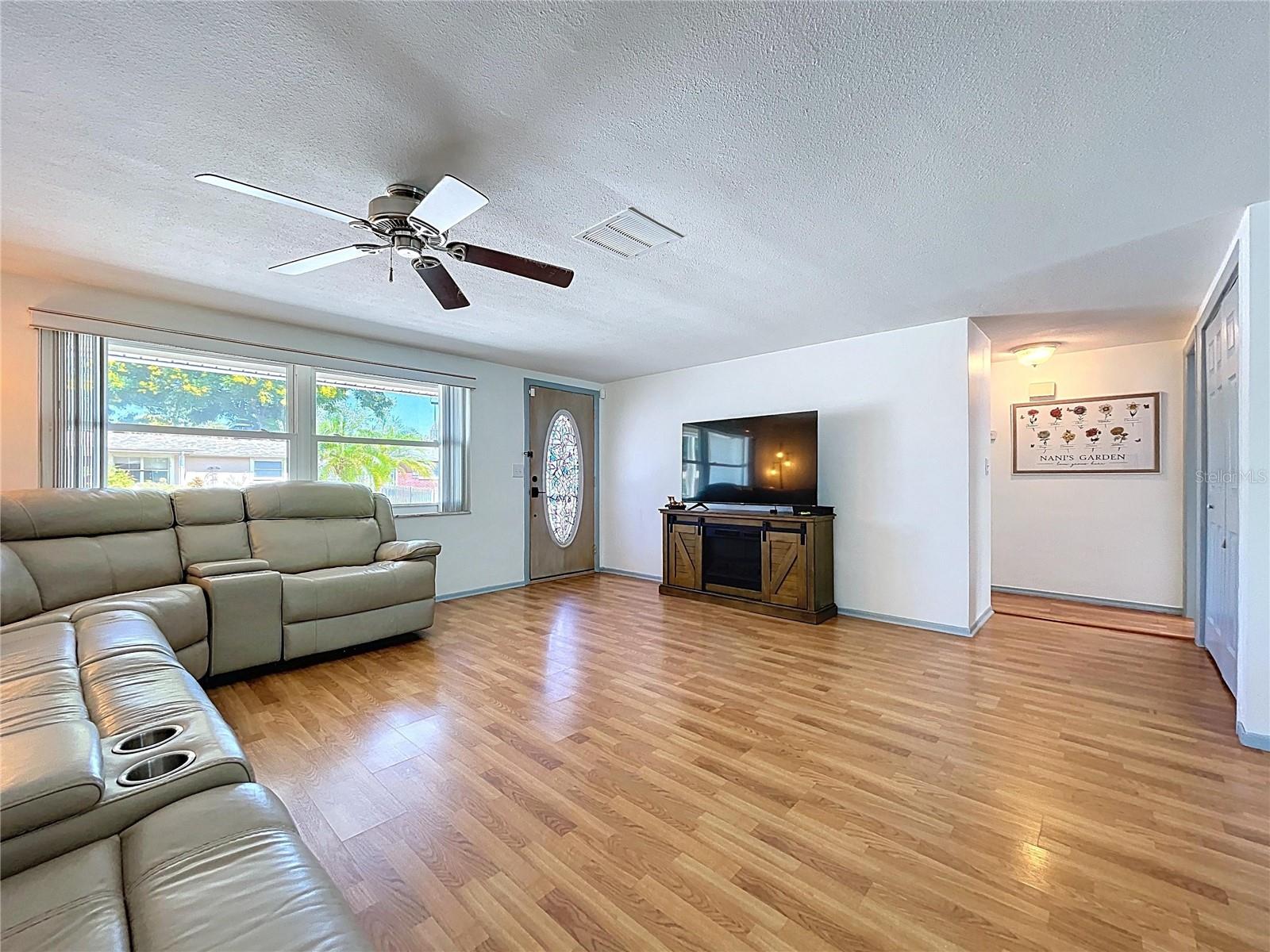 Image 17 of 70 For 7114 Mayfield Drive