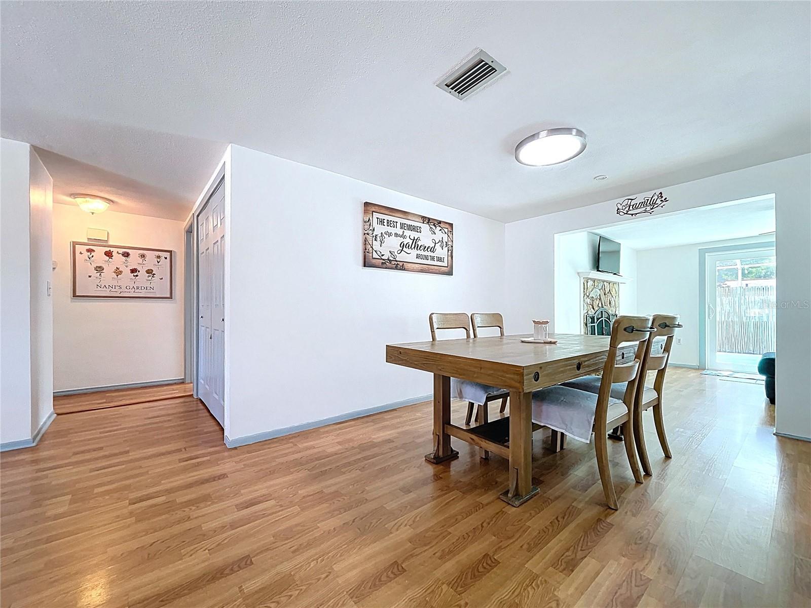 Image 20 of 70 For 7114 Mayfield Drive
