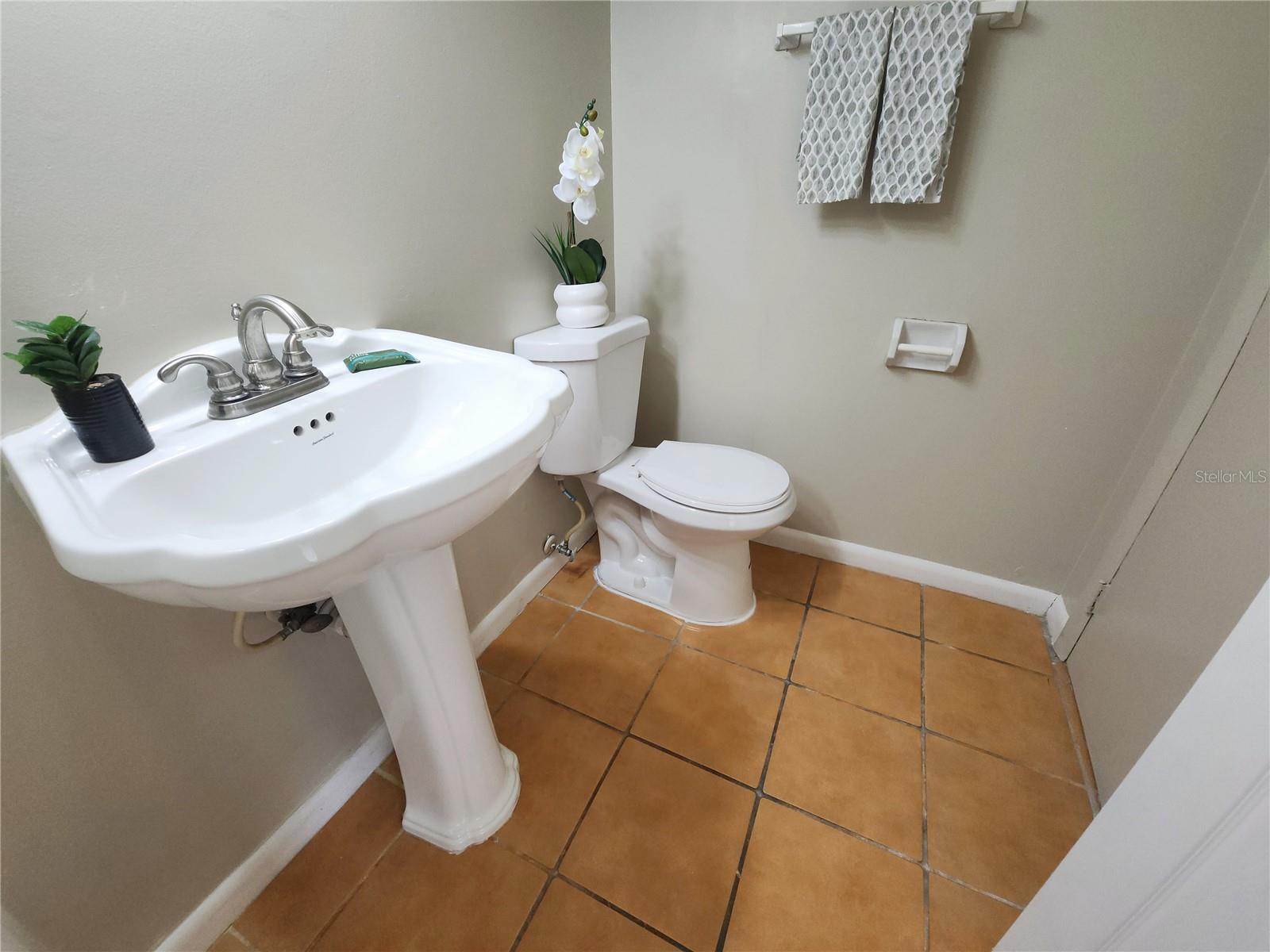 Image 21 of 52 For 1881 Lichen Lane B