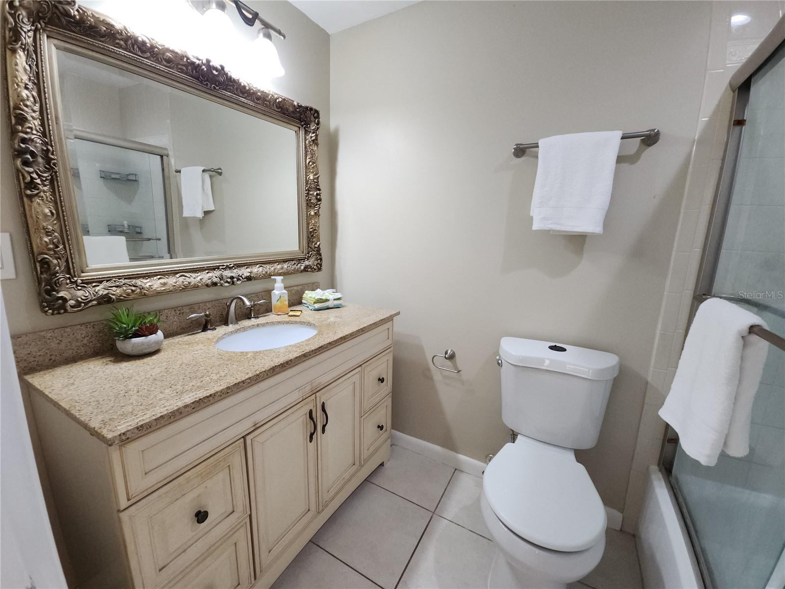 Image 33 of 52 For 1881 Lichen Lane B
