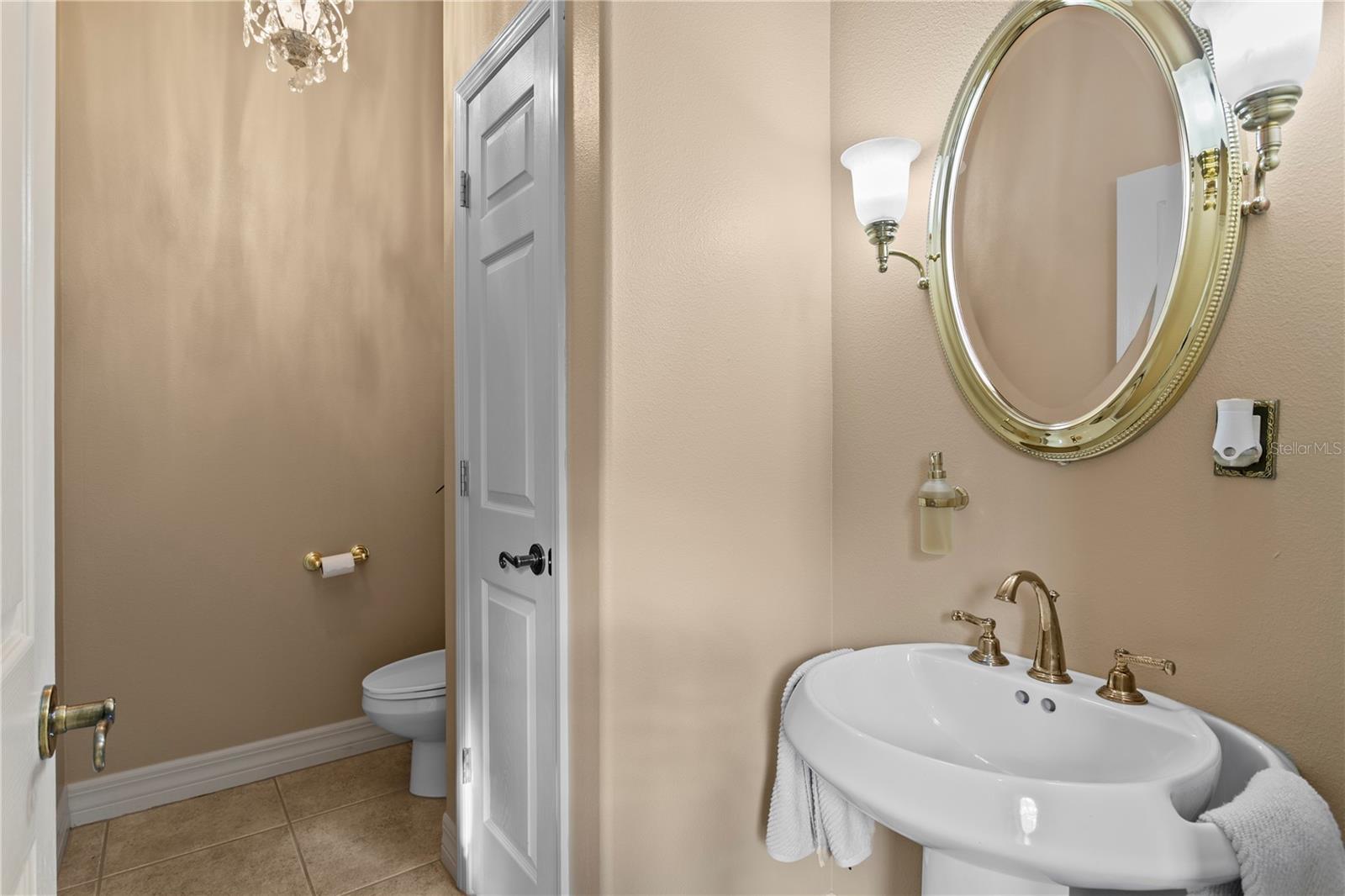 Listing photo id 11 for 6429 Rubia Circle