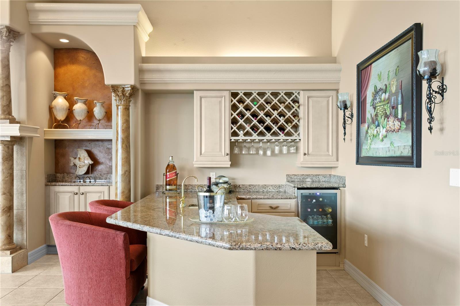 Listing photo id 14 for 6429 Rubia Circle