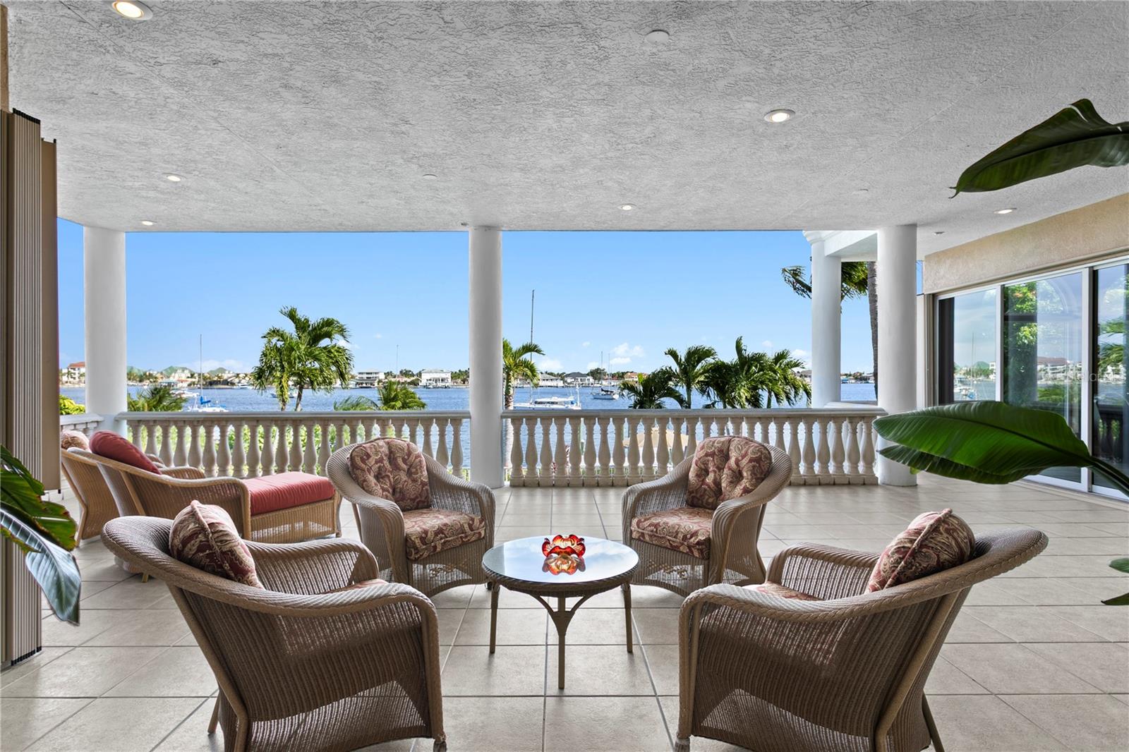 Listing photo id 15 for 6429 Rubia Circle