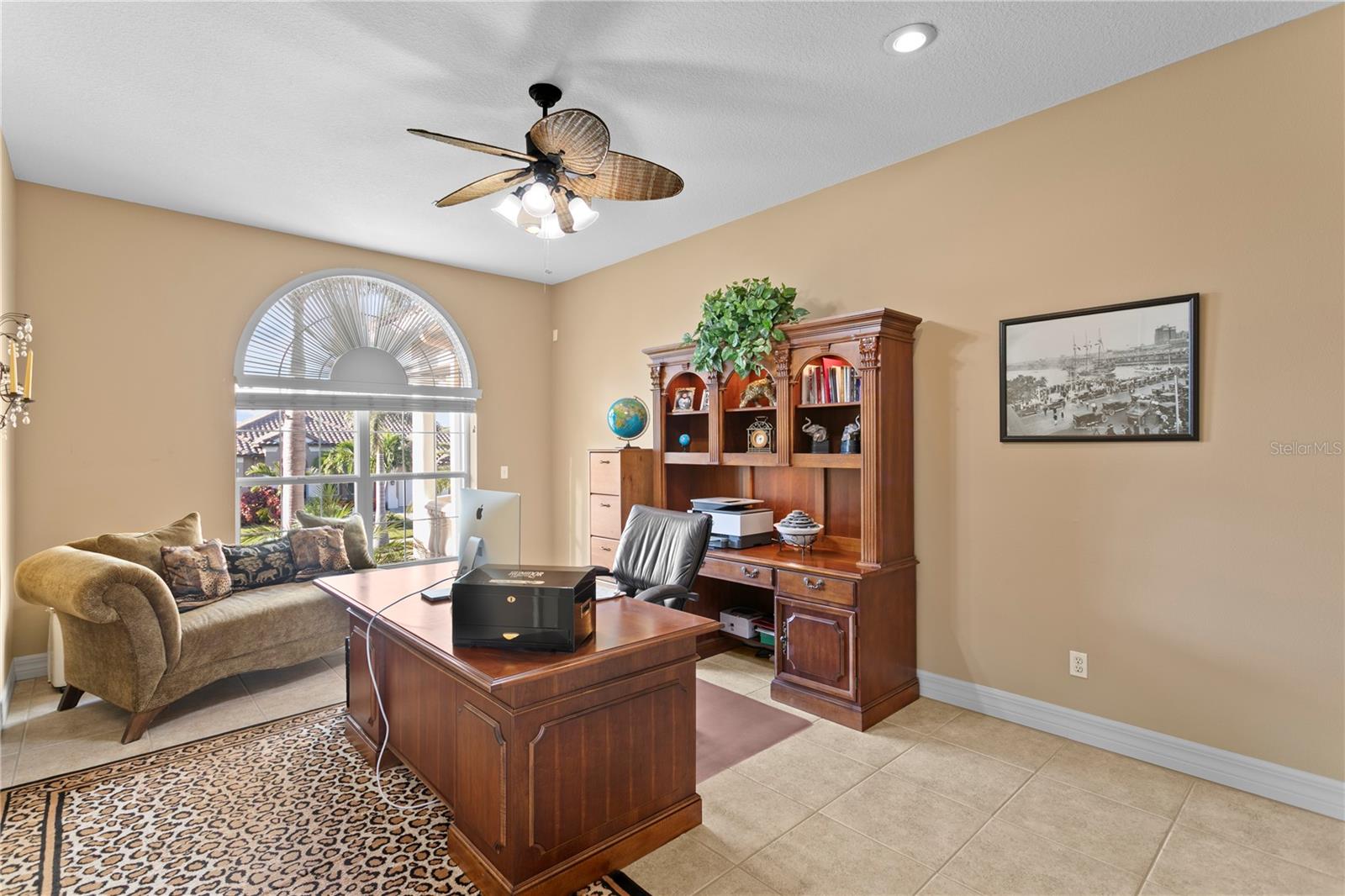 Listing photo id 16 for 6429 Rubia Circle