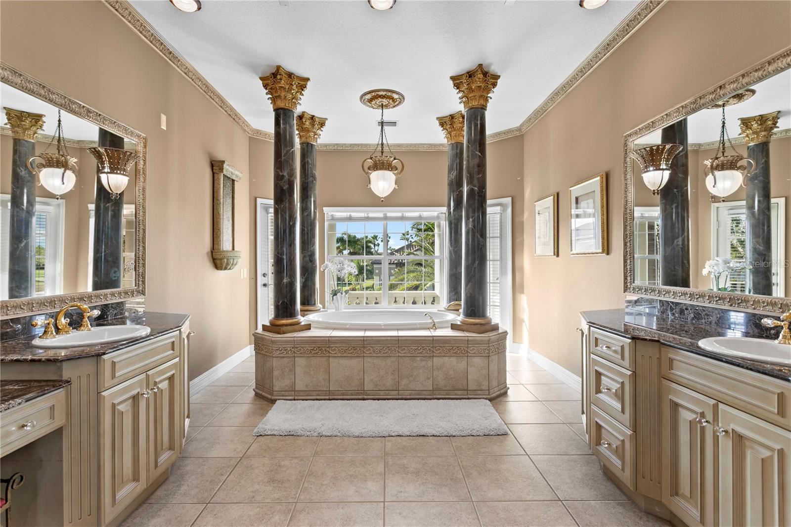 Listing photo id 19 for 6429 Rubia Circle