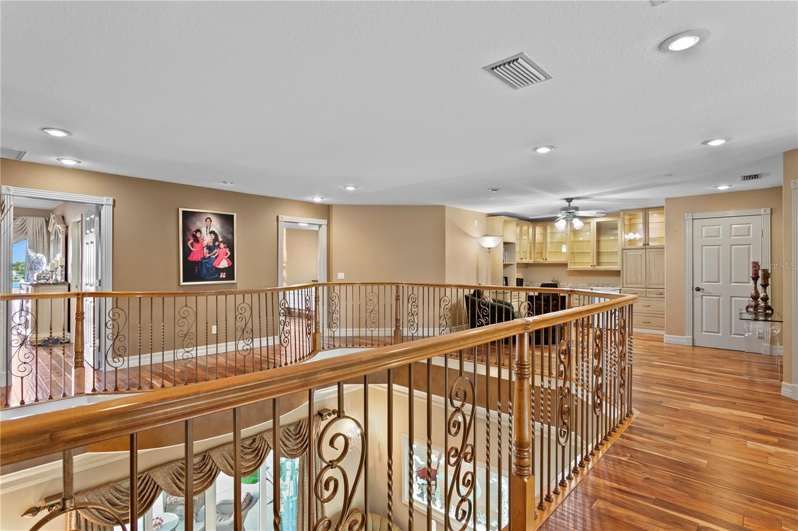 Listing photo id 23 for 6429 Rubia Circle