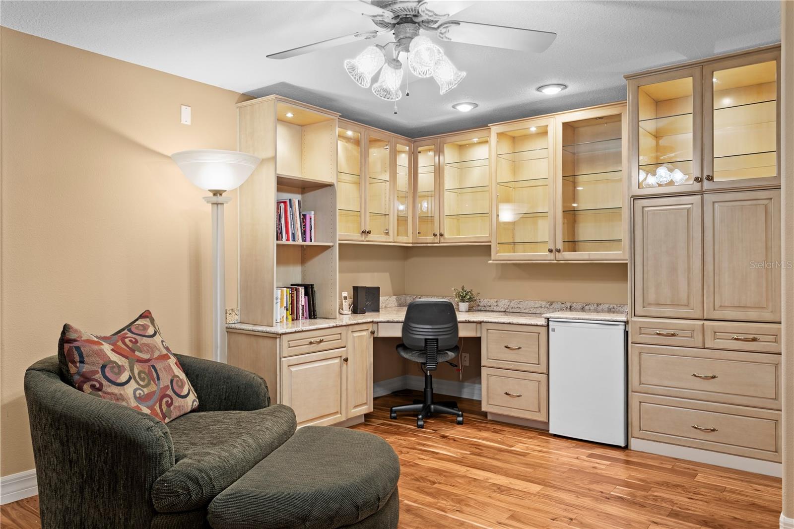 Listing photo id 24 for 6429 Rubia Circle