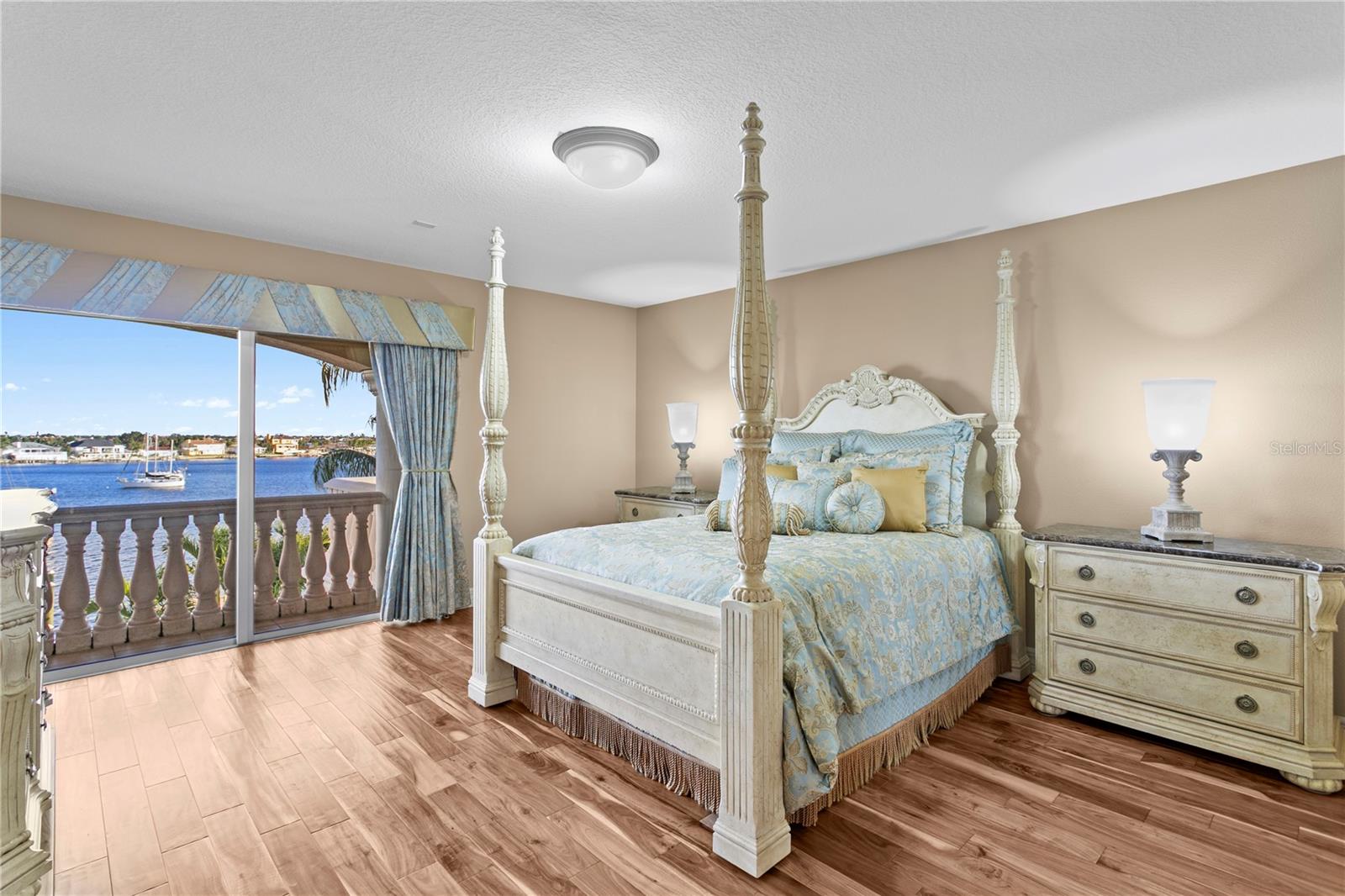 Listing photo id 25 for 6429 Rubia Circle