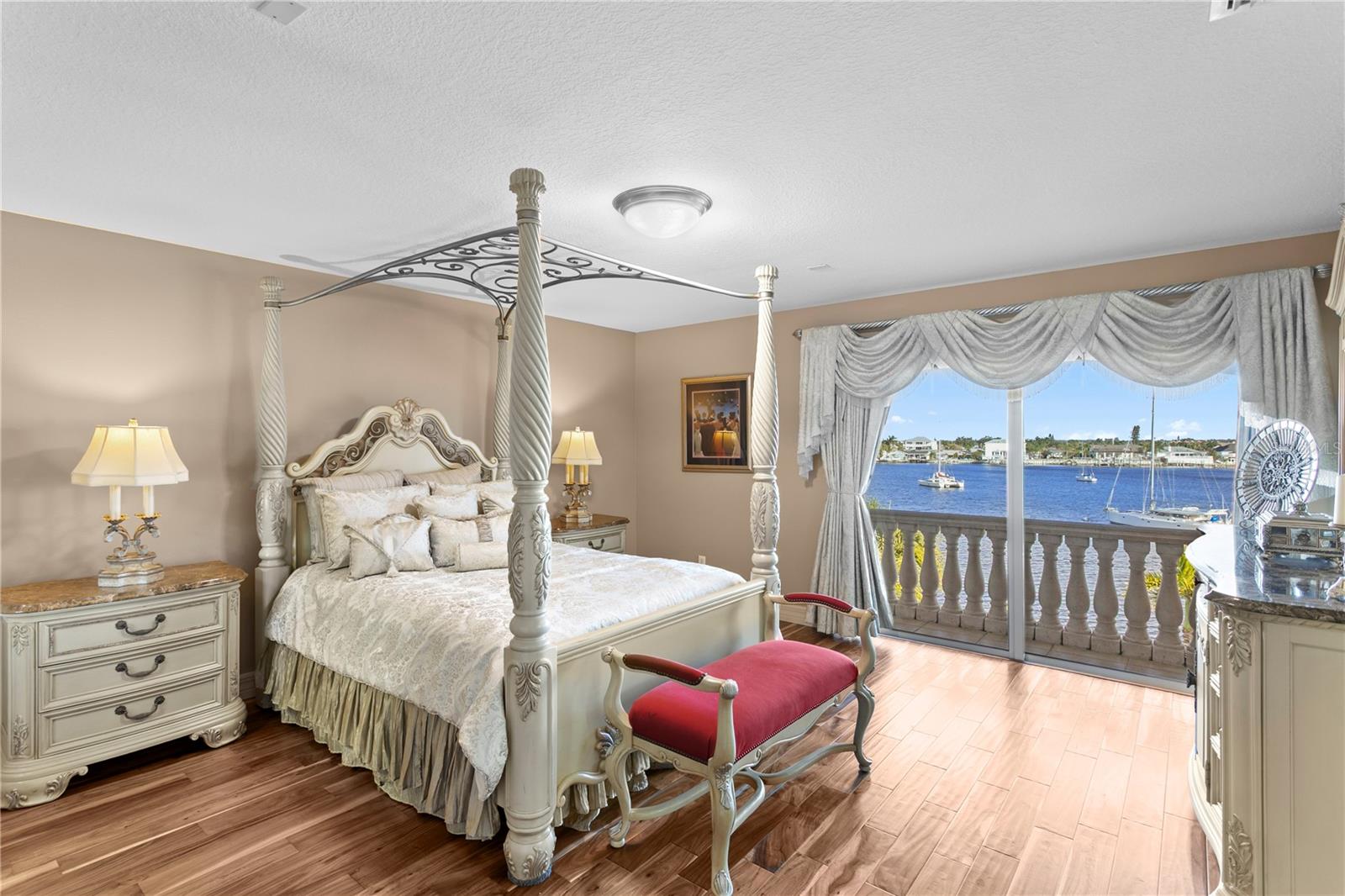 Listing photo id 28 for 6429 Rubia Circle