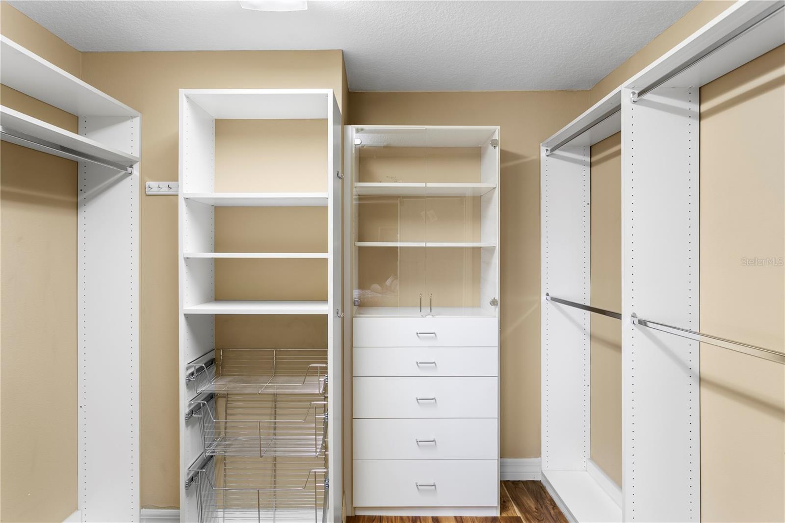 Listing photo id 29 for 6429 Rubia Circle