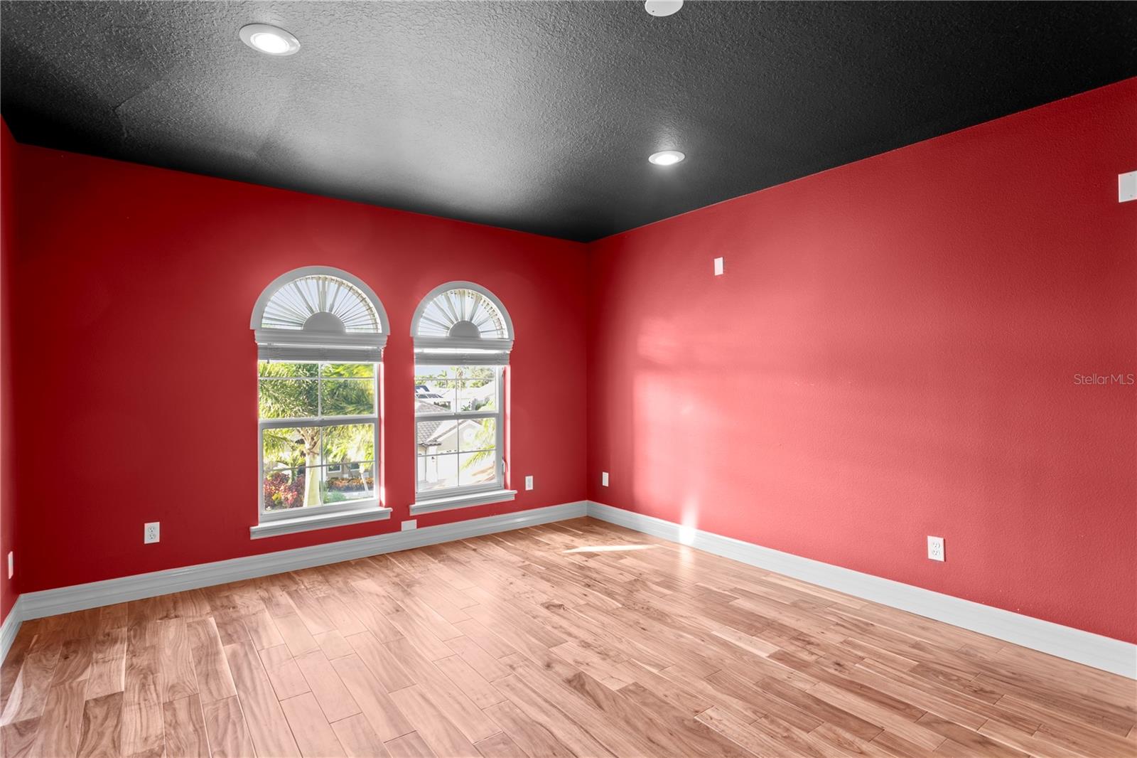 Listing photo id 31 for 6429 Rubia Circle