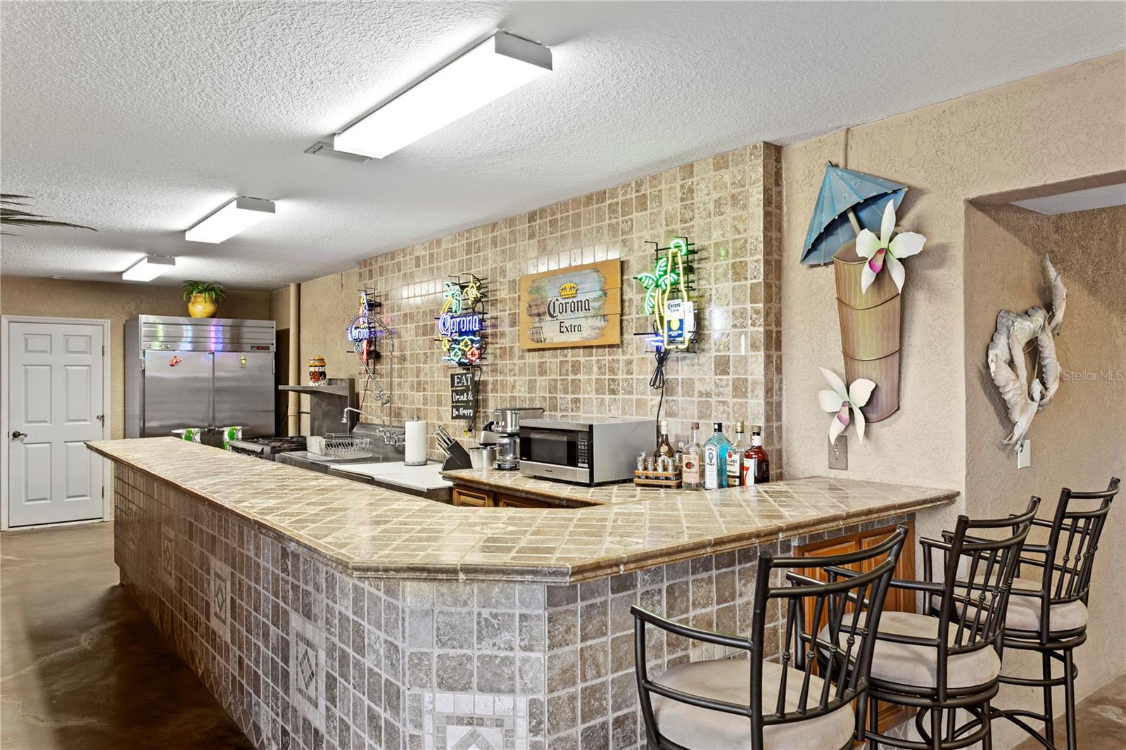 Listing photo id 34 for 6429 Rubia Circle