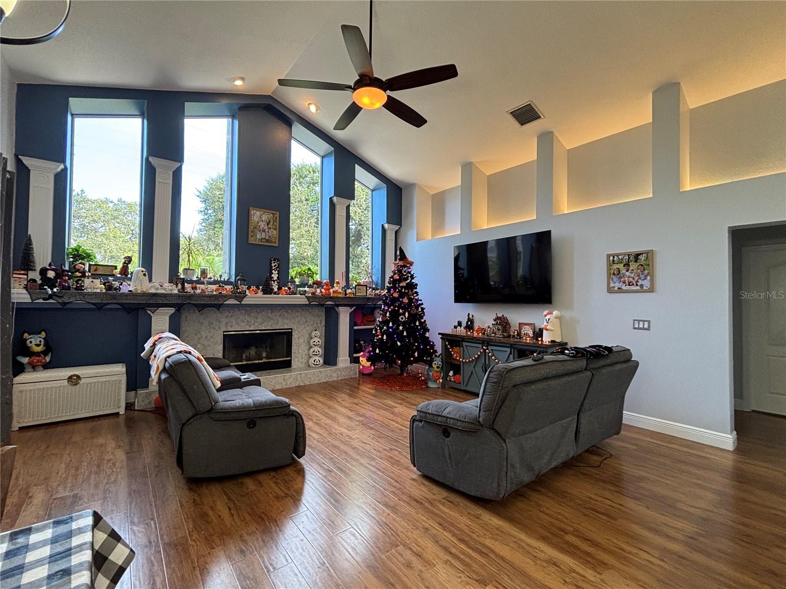 Image 17 of 49 For 4906 Sylvan Oaks Drive