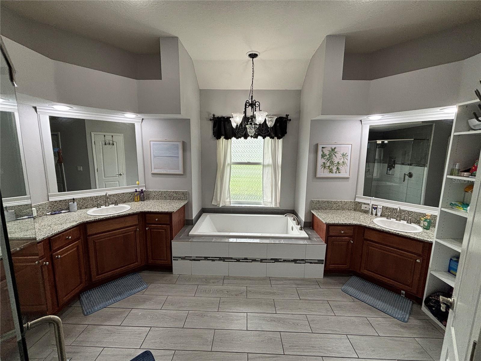 Image 31 of 49 For 4906 Sylvan Oaks Drive