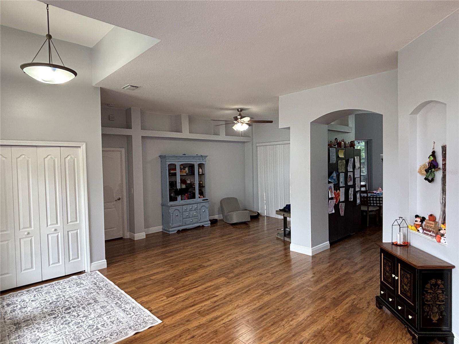 Image 9 of 49 For 4906 Sylvan Oaks Drive