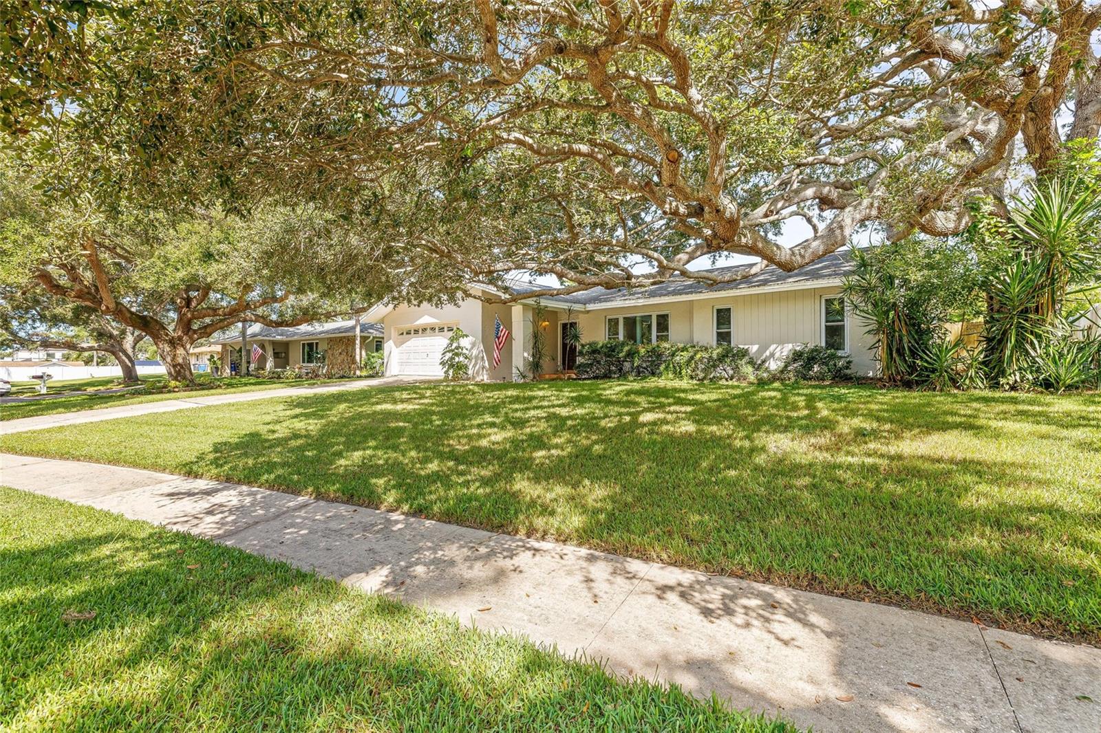 Image 8 of 52 For 1624 Pine Place