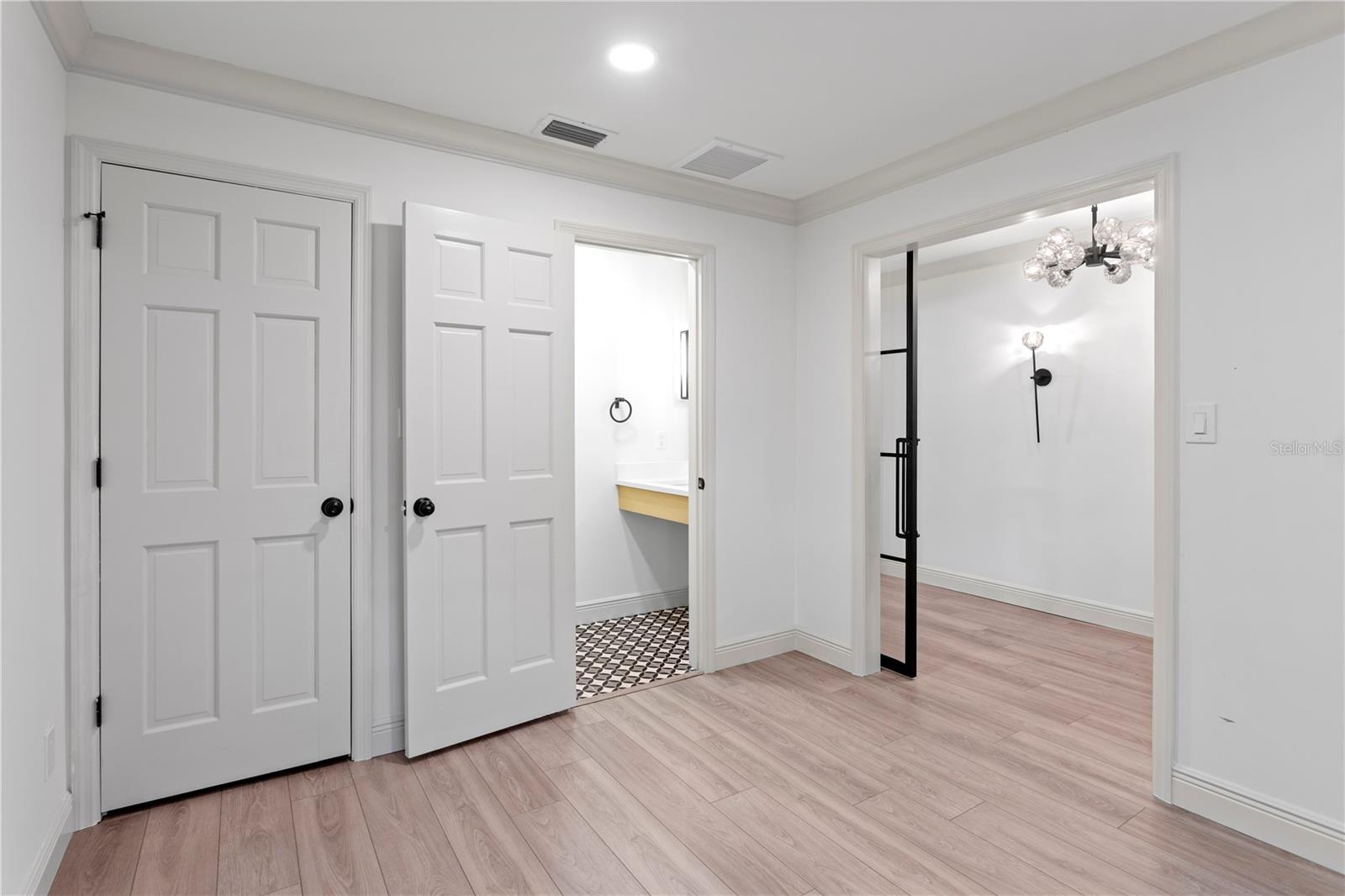 Image 6 of 43 For 4708 Neptune Street