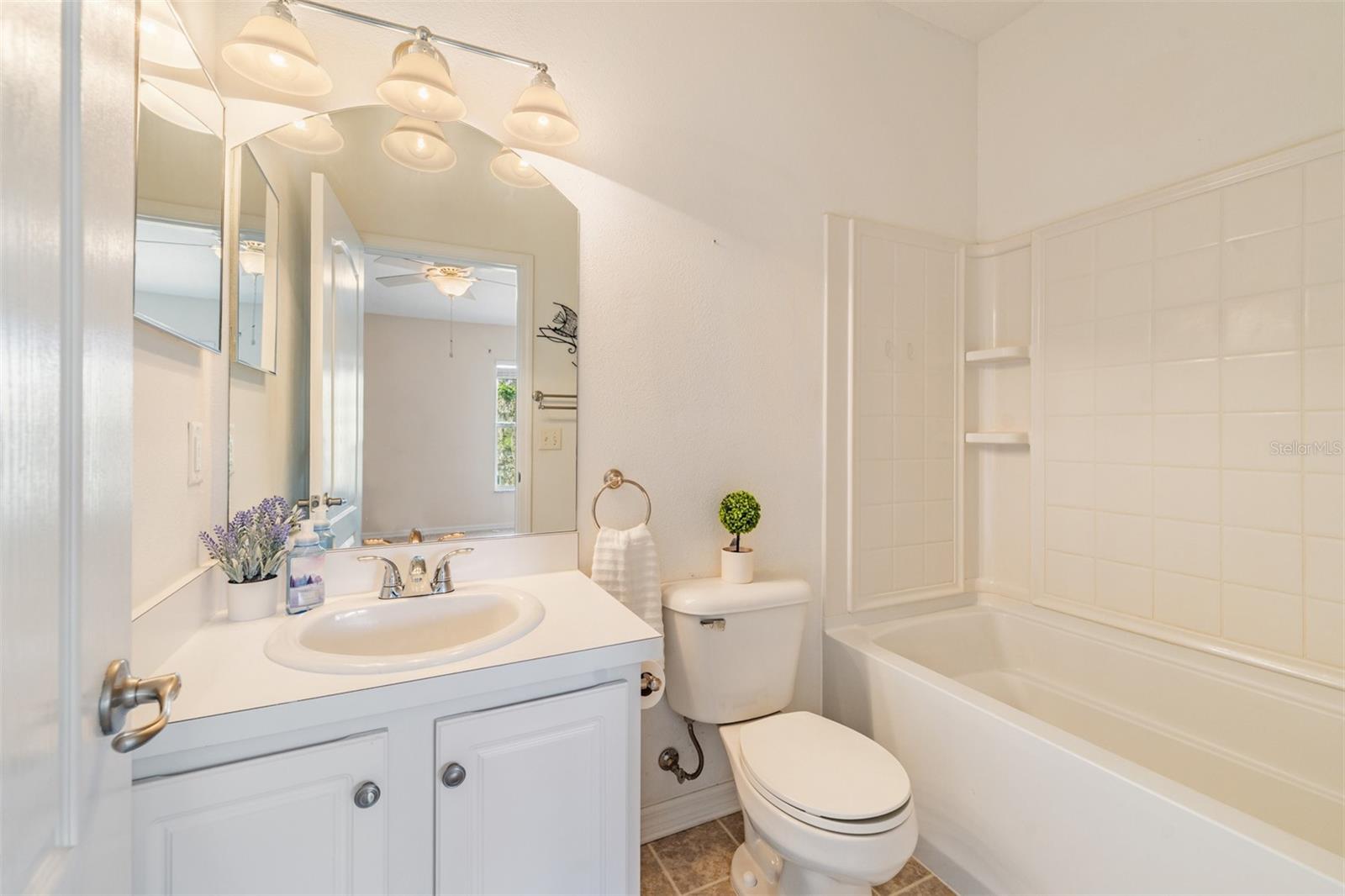 Image 14 of 22 For 15848 Fishhawk Falls Drive