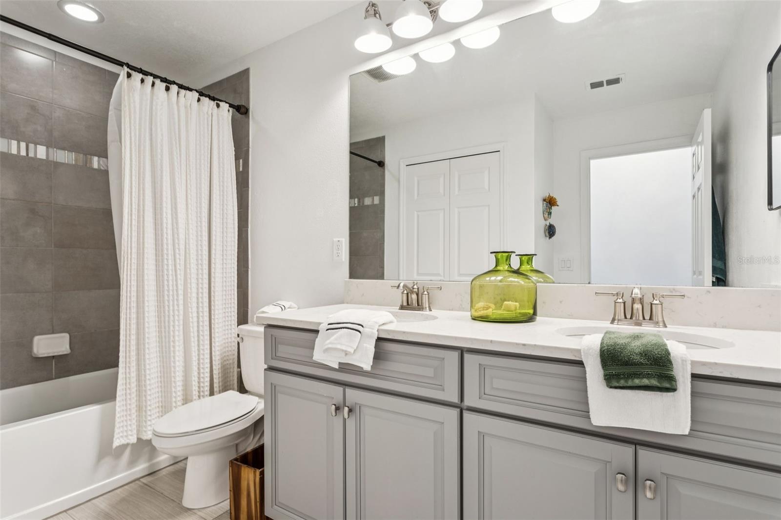 Image 23 of 43 For 29869 Southwell Lane