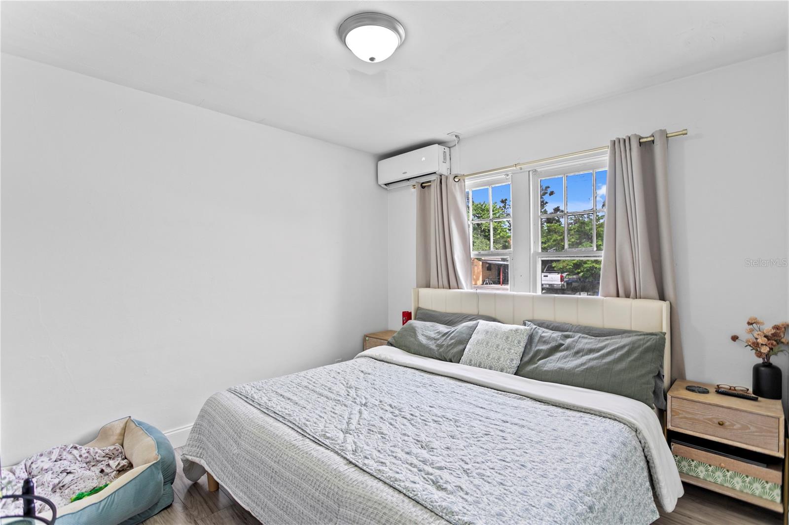 Image 11 of 29 For 4762 Haines Road N