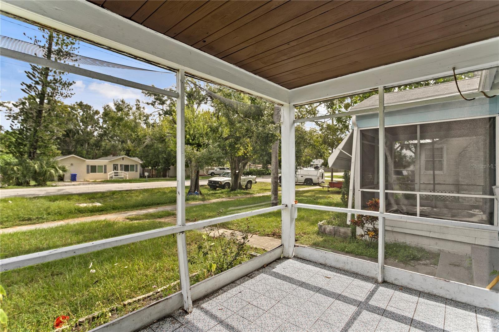 Image 5 of 29 For 4762 Haines Road N