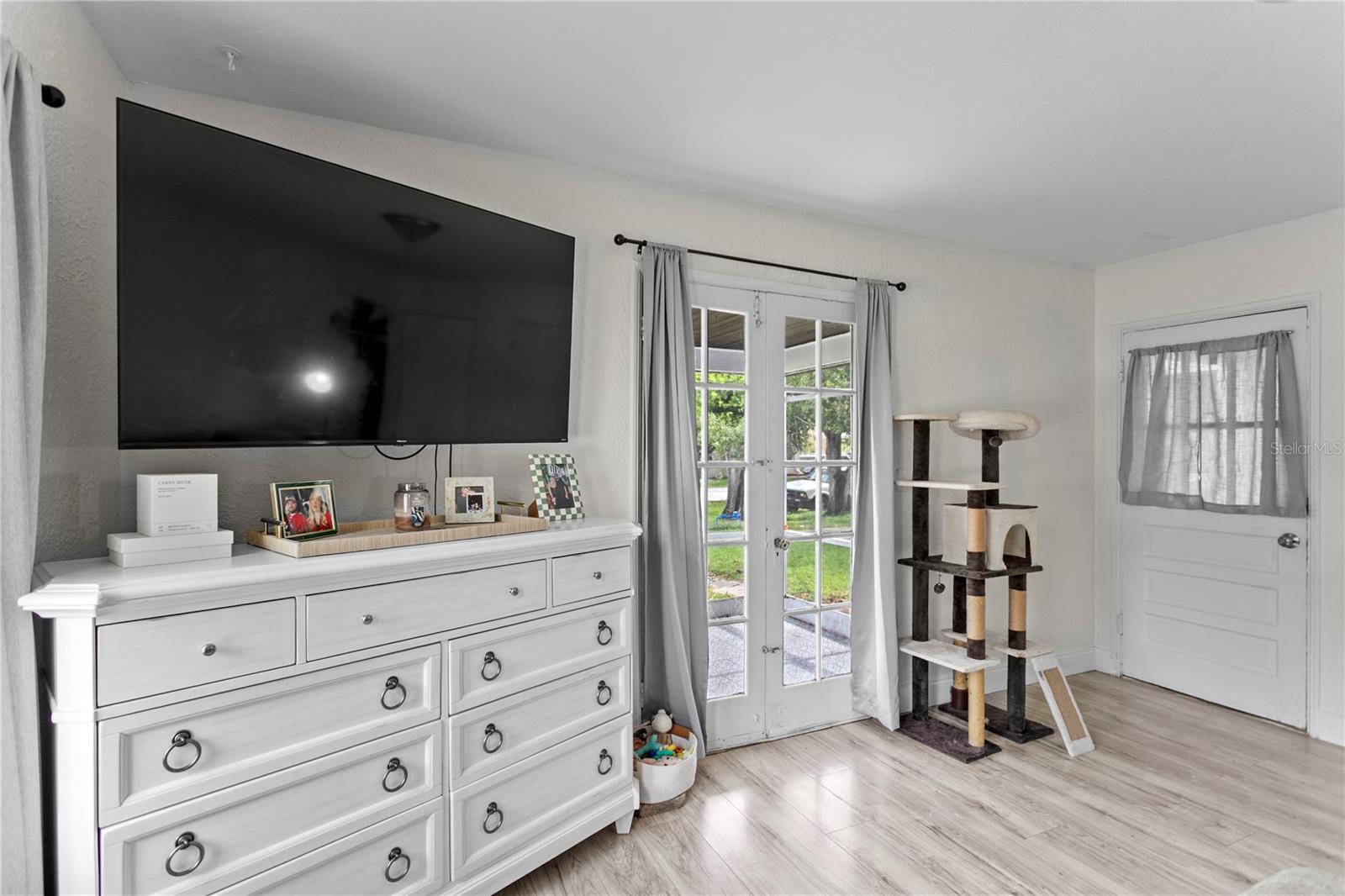 Image 7 of 29 For 4762 Haines Road N