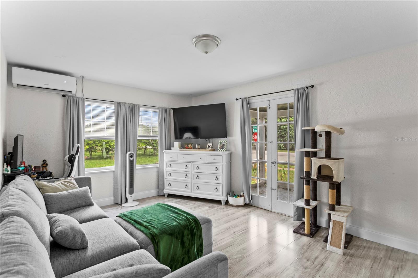 Image 8 of 29 For 4762 Haines Road N