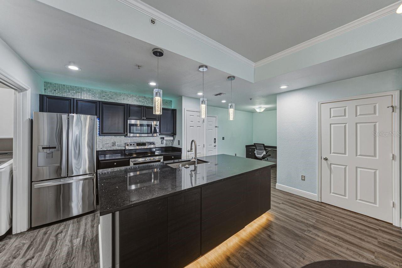 Image 13 of 79 For 700 Harbour Island Boulevard 403