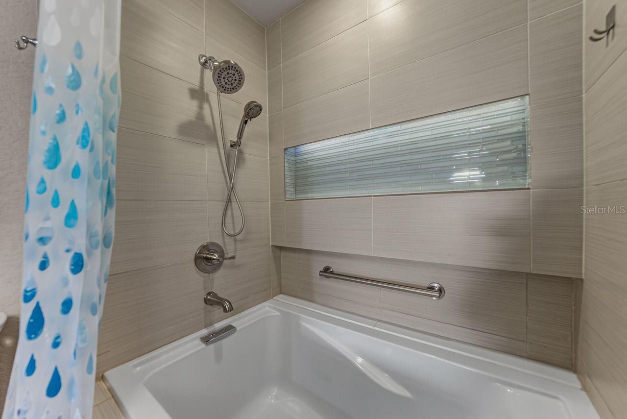 Image 37 of 79 For 700 Harbour Island Boulevard 403