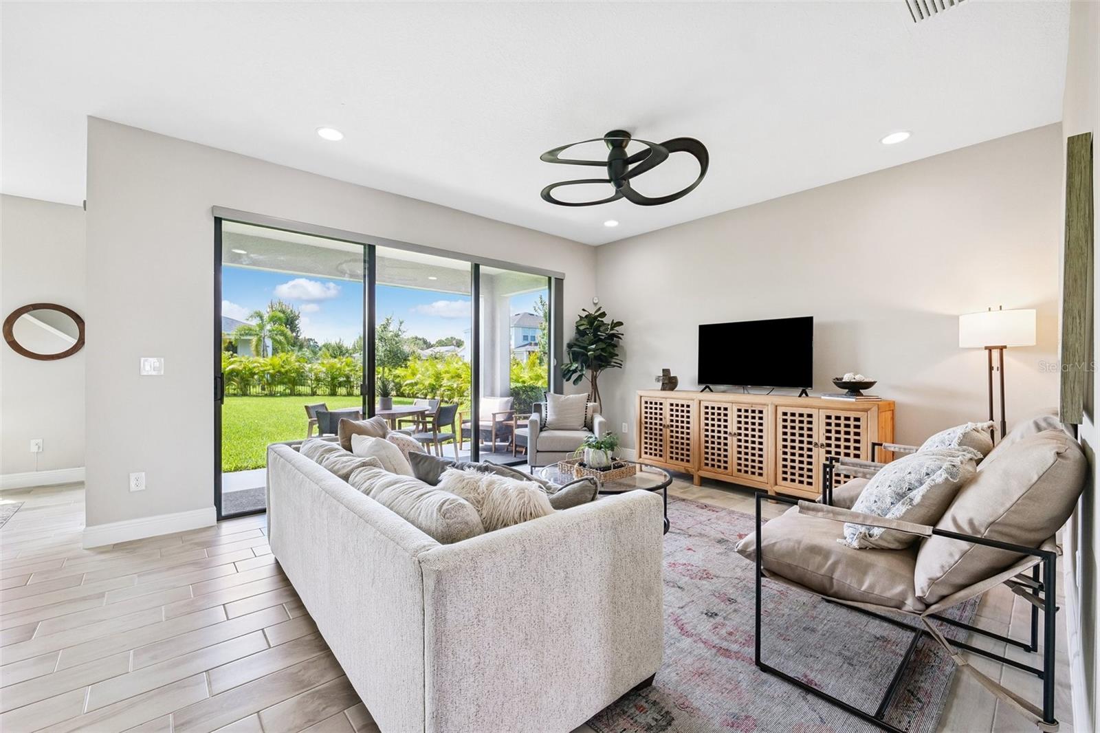 Image 13 of 45 For 5601 Limelight Drive