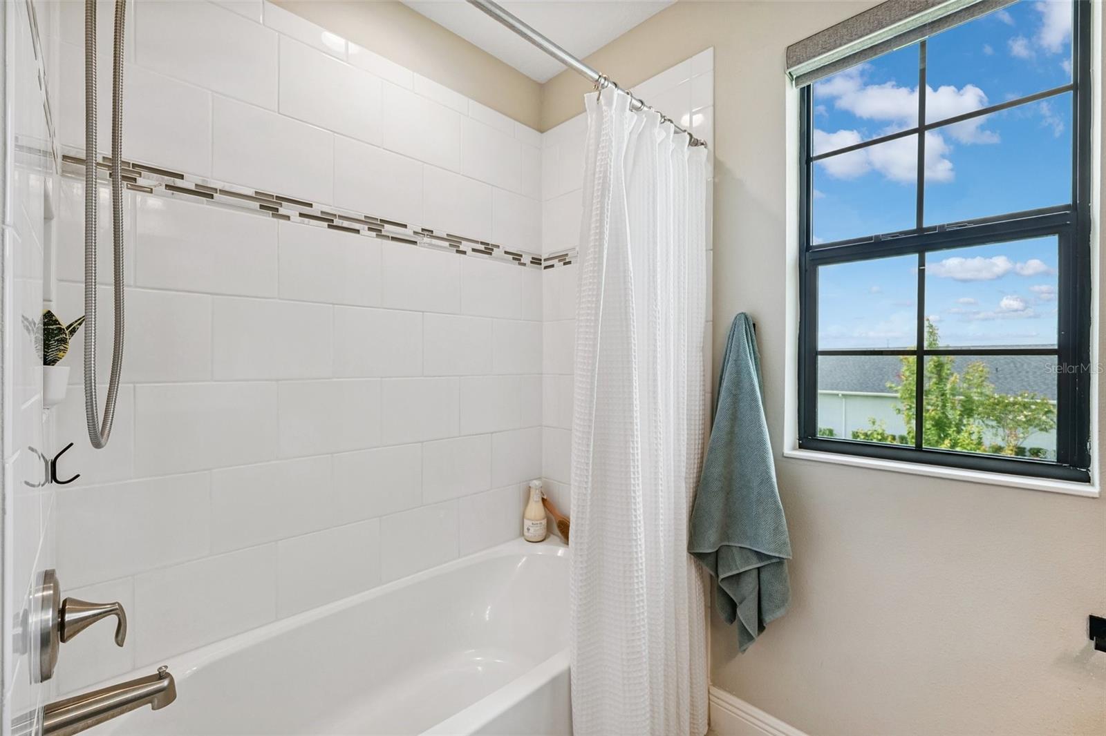 Image 22 of 45 For 5601 Limelight Drive