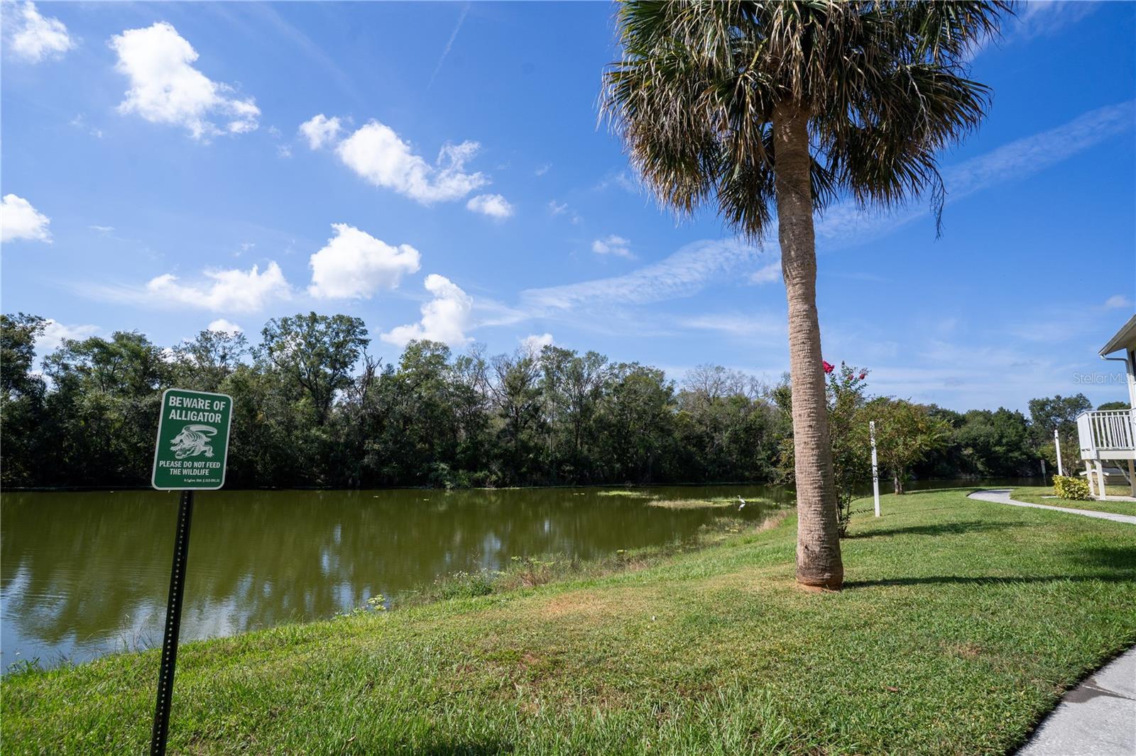 Image 2 of 33 For 806 Lake Haven Square 208